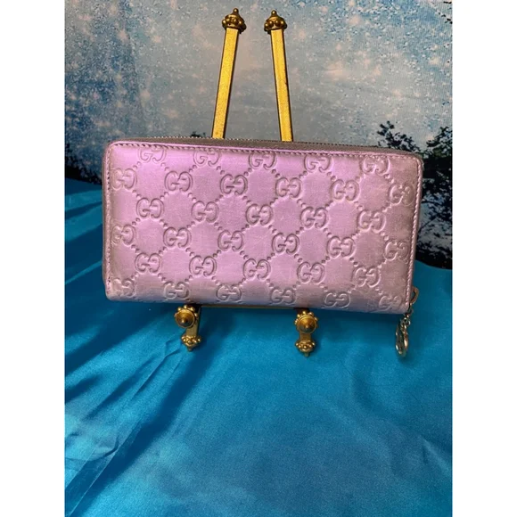 Women's Gucci Beautiful Wallet Opalescent Purple & Pink EUC In Box - Picture 2 of 10